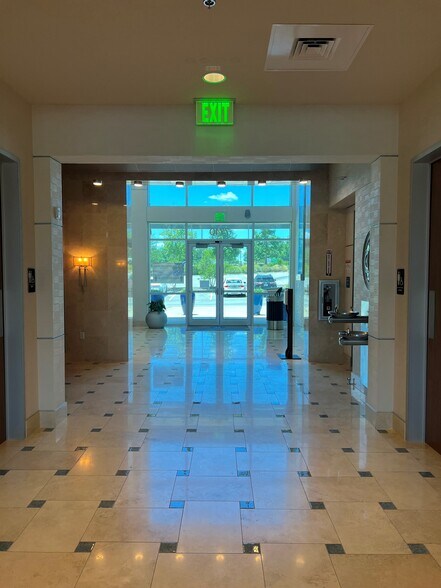 More Photos Of 7710 Rialto Blvd, Austin Medical For Lease