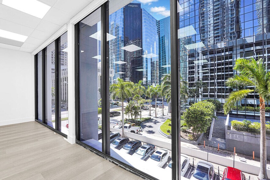 More Photos Of 1110 Brickell Ave, Miami Office For Sale