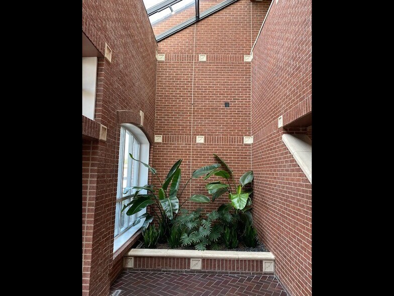 More Photos Of 3620 N Josey Ln, Carrollton Office For Lease