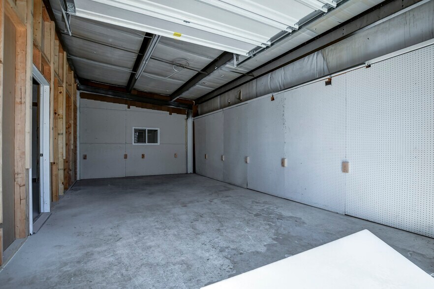 More Photos Of 10650 S Highway 69, Mayer Industrial For Lease