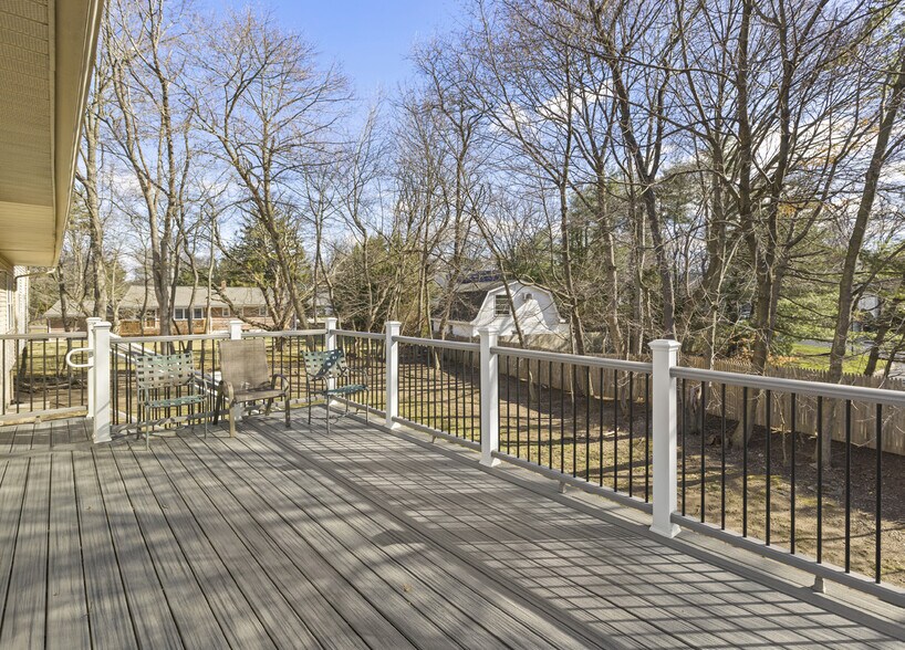 More Photos Of 584 State Rt 17, Ridgewood Office Residential For Lease