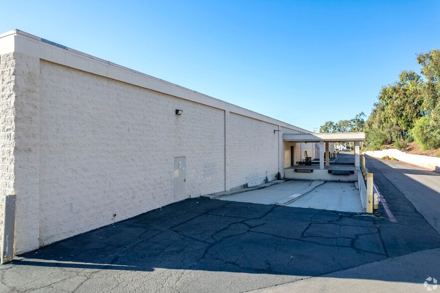 More Photos Of 650 Sycamore Ave, Vista Freestanding For Lease