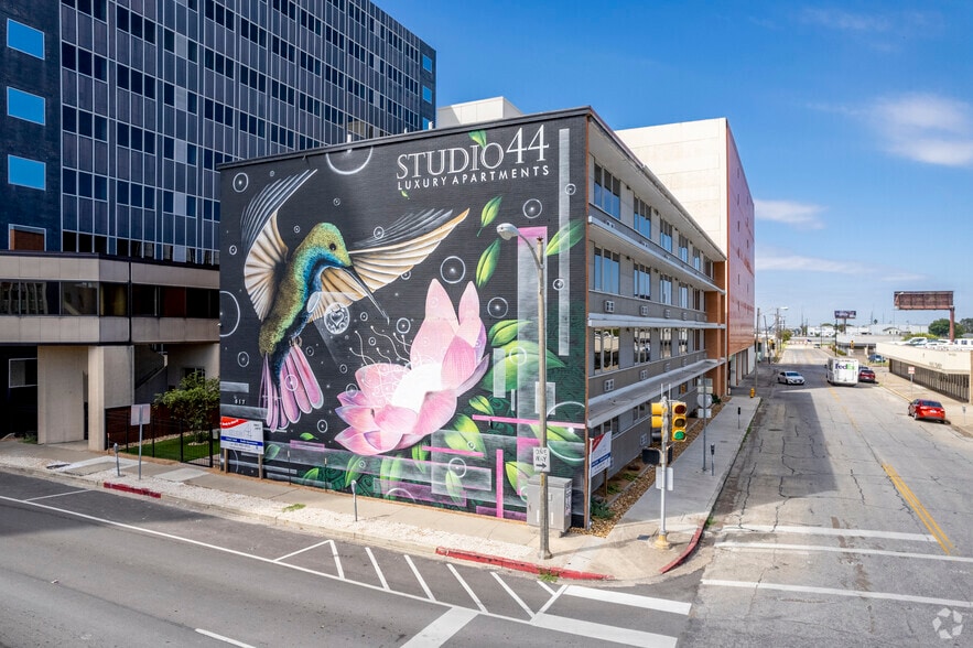 More Photos Of 817 N Carancahua St, Corpus Christi Apartments For Sale