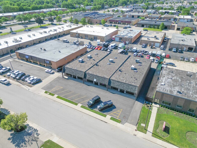 More Photos Of 1541-1543 Bourbon Pky, Streamwood Light Distribution For Lease