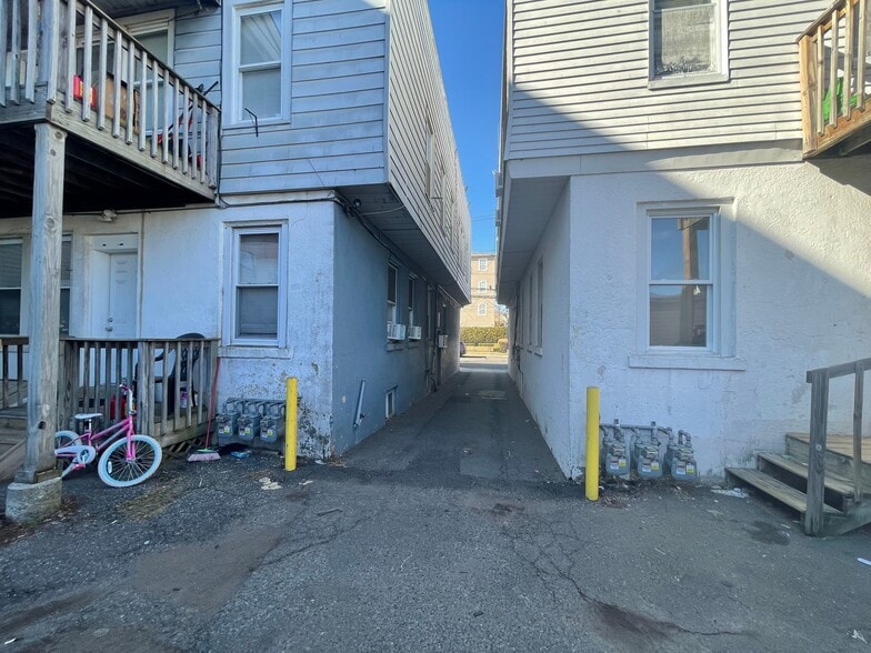 More Photos Of 612 S Broad St, Elizabeth Storefront Retail Residential For Sale