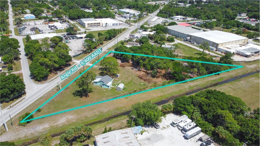 More Photos Of 713 Angle Rd, Fort Pierce Industrial For Lease