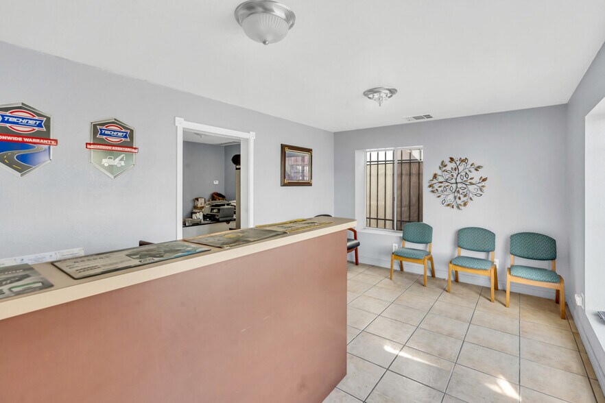 More Photos Of 25533 N Highway 99, Acampo Service For Sale