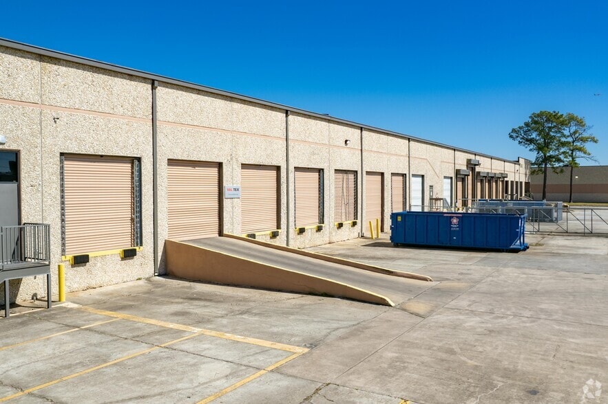 More Photos Of 15402 Vantage Pky E, Houston Unknown For Lease