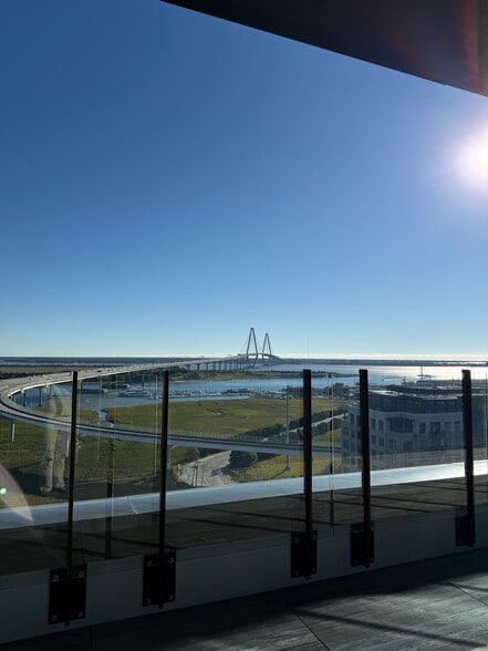 More Photos Of 850 Morrison Dr, Charleston Office For Lease