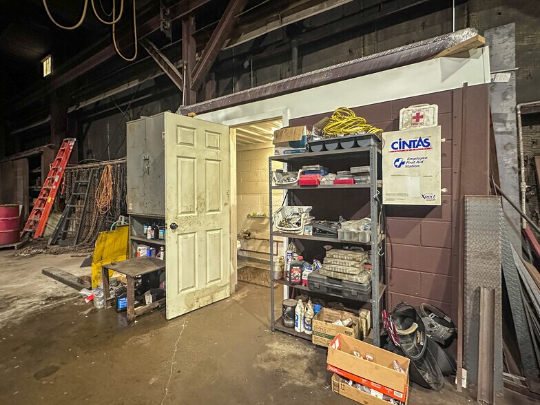 More Photos Of 1617 Warren Ave, Niles Warehouse For Sale