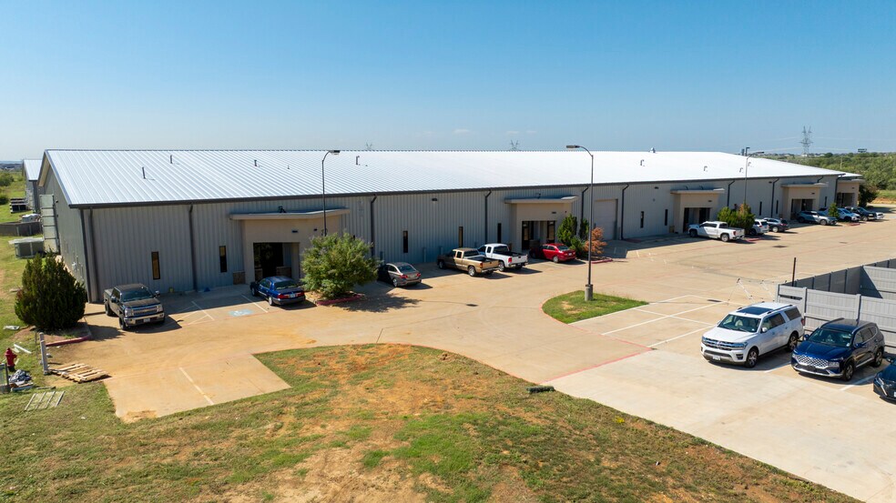 More Photos Of 8141 Gateway Dr, Argyle Warehouse For Lease
