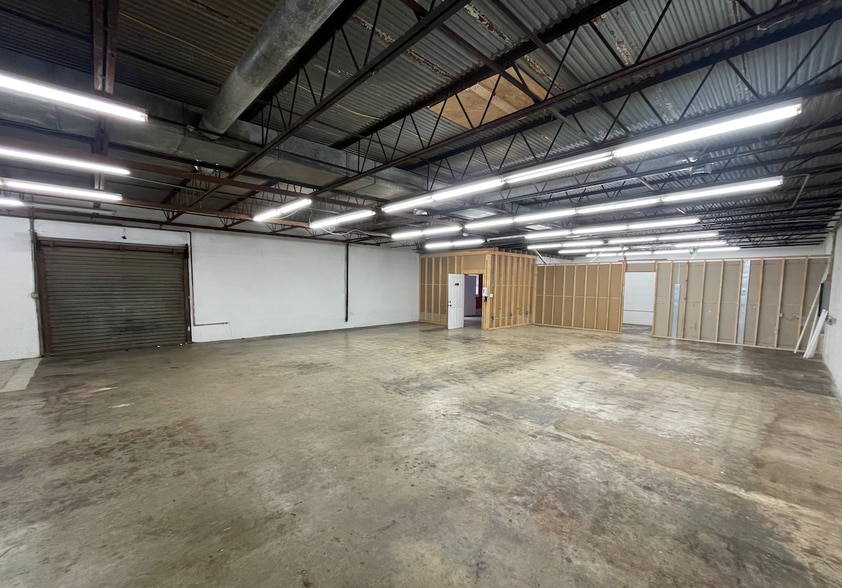 More Photos Of 504 Houston St, Greensboro Warehouse For Lease