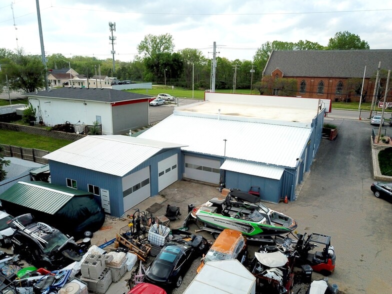 More Photos Of 7511 Leavenworth Rd, Kansas City Auto Repair For Sale