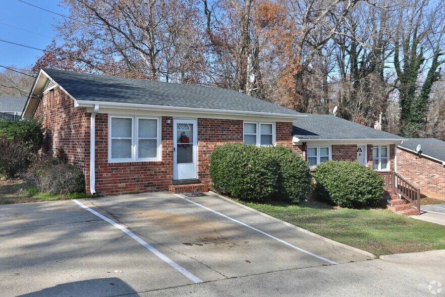 More Photos Of 2015 Old Mountain Creek Rd, Greenville Apartments For Sale