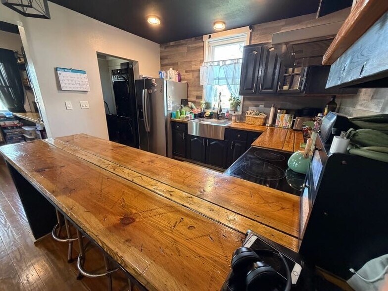 More Photos Of 244 N Main St, Monticello Restaurant For Sale