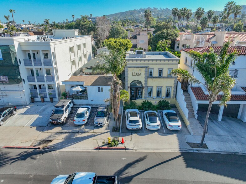 More Photos Of 7417-7425 La Jolla Blvd, La Jolla Apartments For Sale