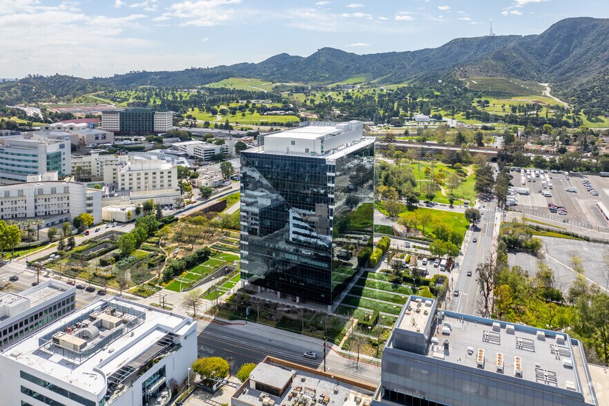 More Photos Of 2900 W Alameda Ave, Burbank Office For Lease