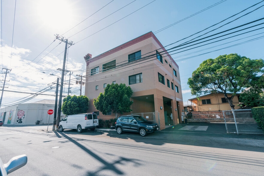 More Photos Of 1709 Kalani St, Honolulu Freestanding For Lease