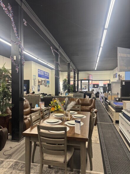 More Photos Of 1231-1241 Broadway Ave, Atwater Storefront Retail Residential For Sale