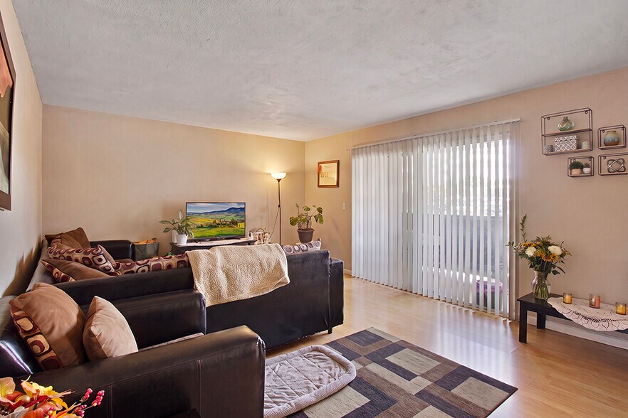 More Photos Of 1920 Latham St, Mountain View Apartments For Sale