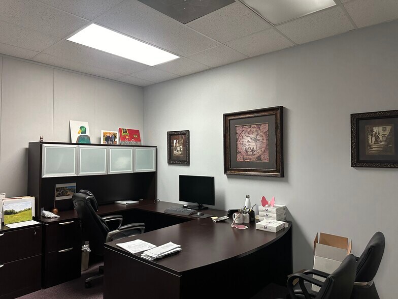 More Photos Of 7531 E Bartlett Corp Cv, Memphis Flex For Lease