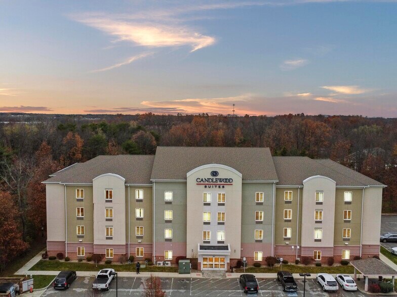 More Photos Of 1220 E Douglas Rd, Granger Hotel For Sale