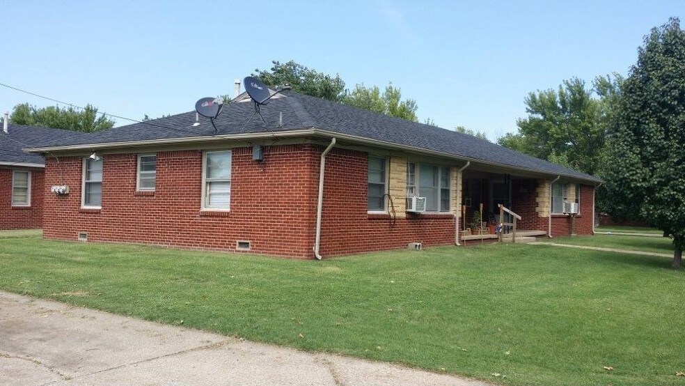 Primary Photo Of 6442 n bayley, Wichita Apartments For Sale