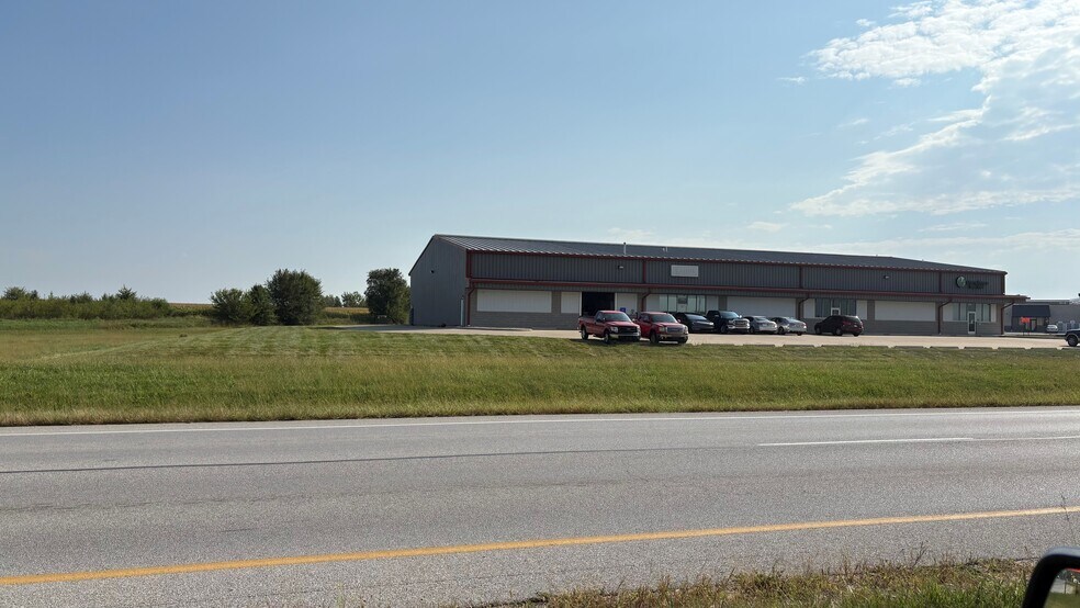 More Photos Of 4592 Dale Dr, Lafayette Industrial For Lease