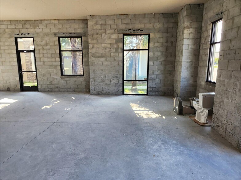 More Photos Of 938 International Pky, Lake Mary Medical For Lease