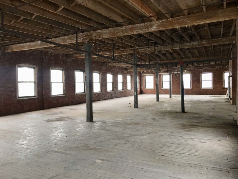 More Photos Of 98-104 Murray St, Newark Warehouse For Sale