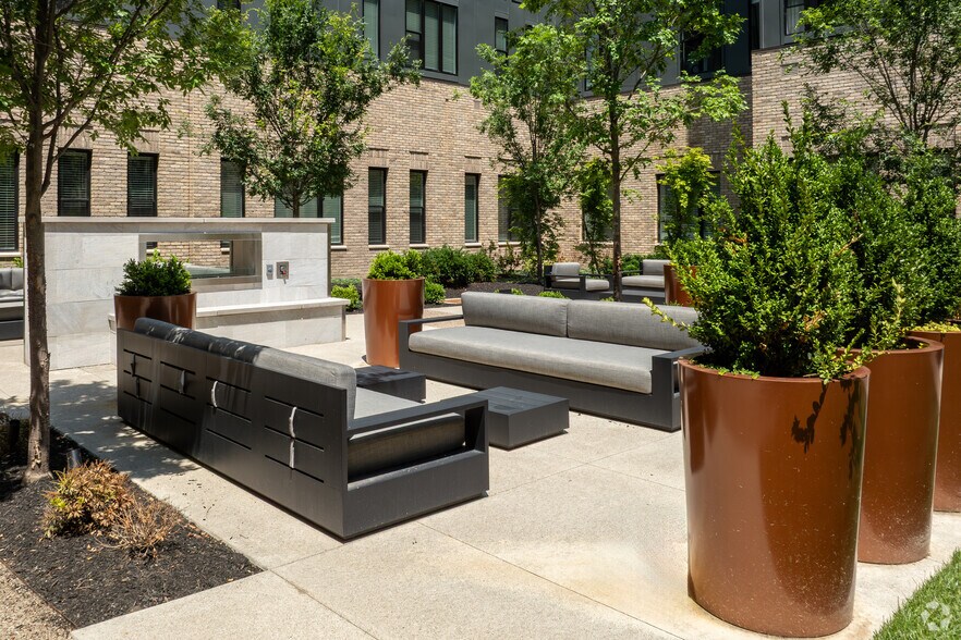 More Photos Of 850 Jaeger St, Columbus Apartments For Lease