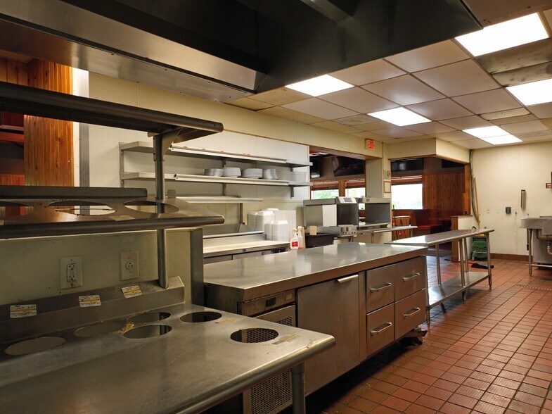 More Photos Of 5195 Fernandina Rd, Harbison Restaurant For Sale