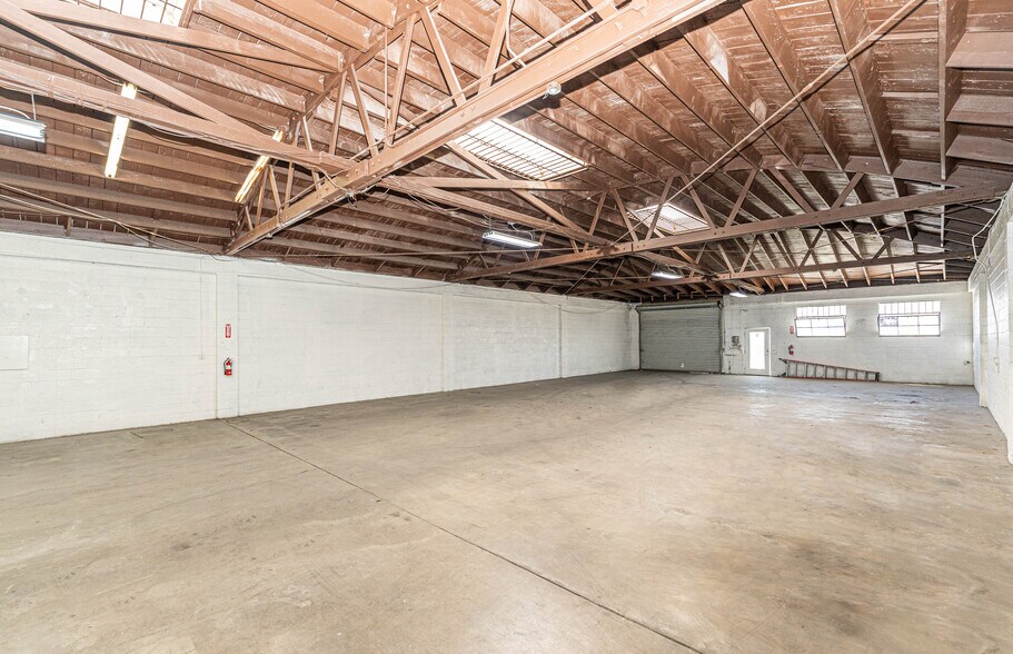 More Photos Of 947 N Vignes St, Los Angeles Warehouse For Sale