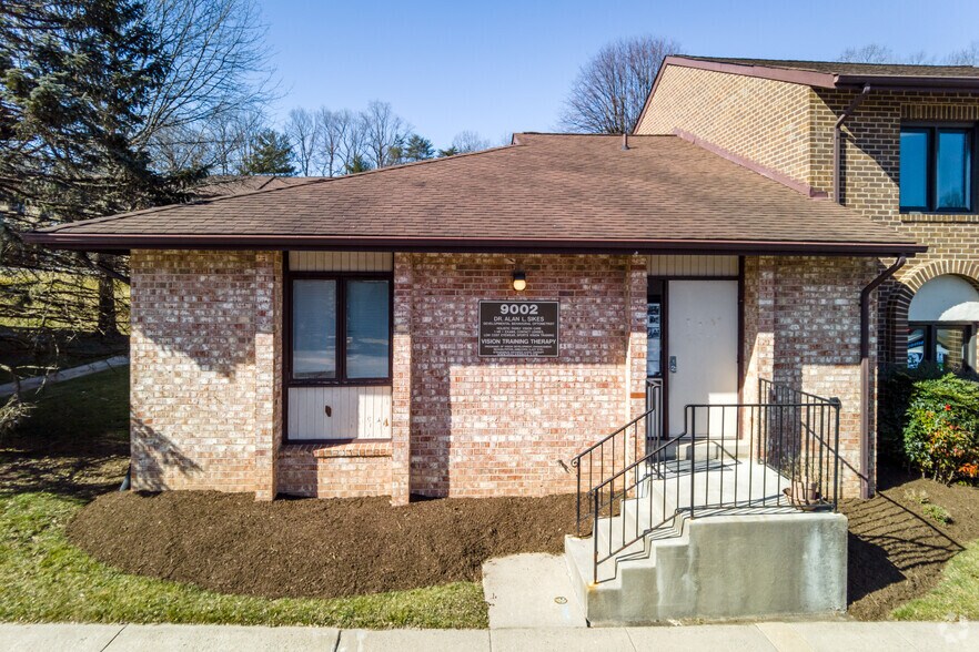 More Photos Of 8990-9002 Fern Park Dr, Burke Medical For Sale