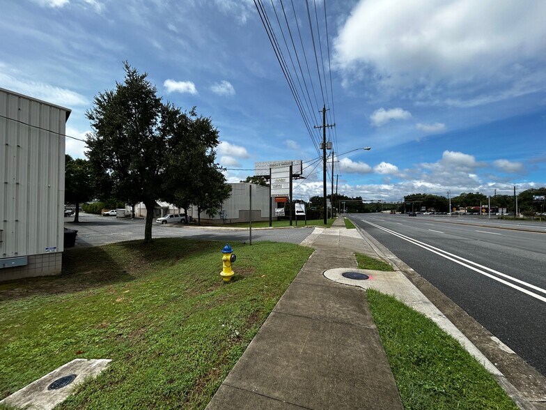 More Photos Of 4329 W Pensacola St, Tallahassee Warehouse For Lease