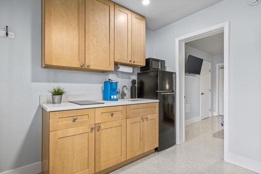 More Photos Of 12100 Gulf Blvd, Treasure Island Hotel For Sale