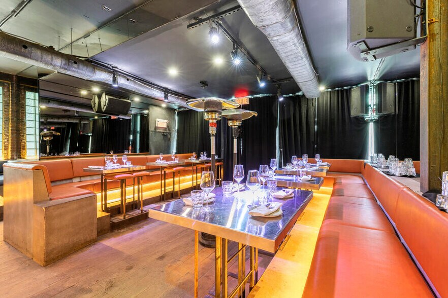 More Photos Of 52 Rue Saint-Jacques, Montréal Restaurant For Sale