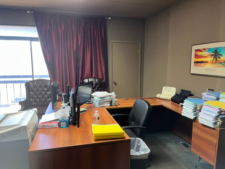 More Photos Of 1739 Citadell Plz, San Antonio Office For Sale