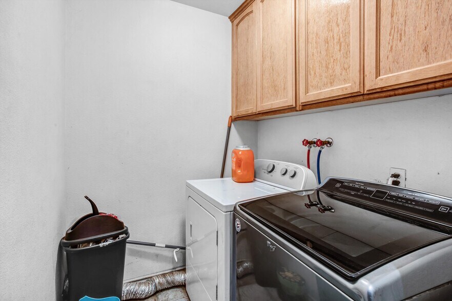 More Photos Of 10439 Mesa St, Oak Hills Multifamily For Sale