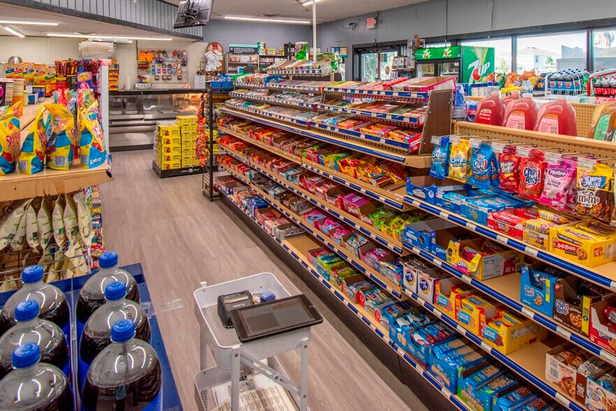 More Photos Of 1900 W Main St, Bartow Service Station For Sale