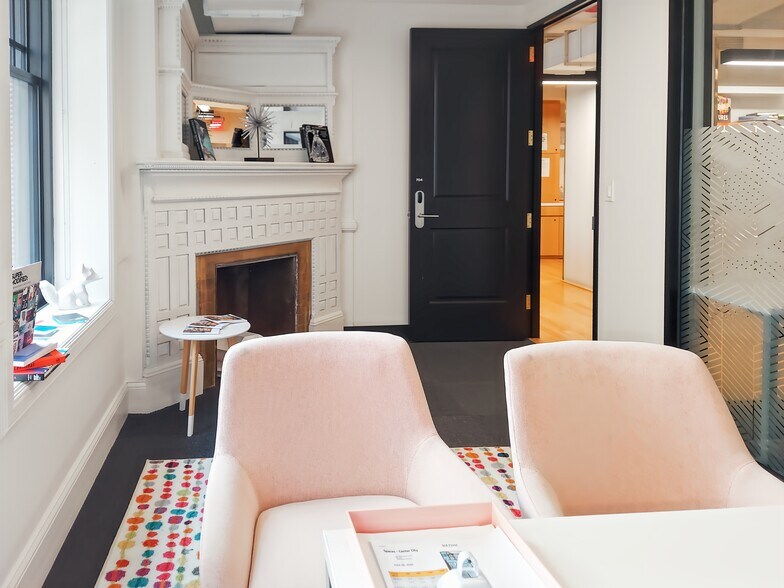 More Photos Of 100 S Juniper St, Philadelphia Coworking Space