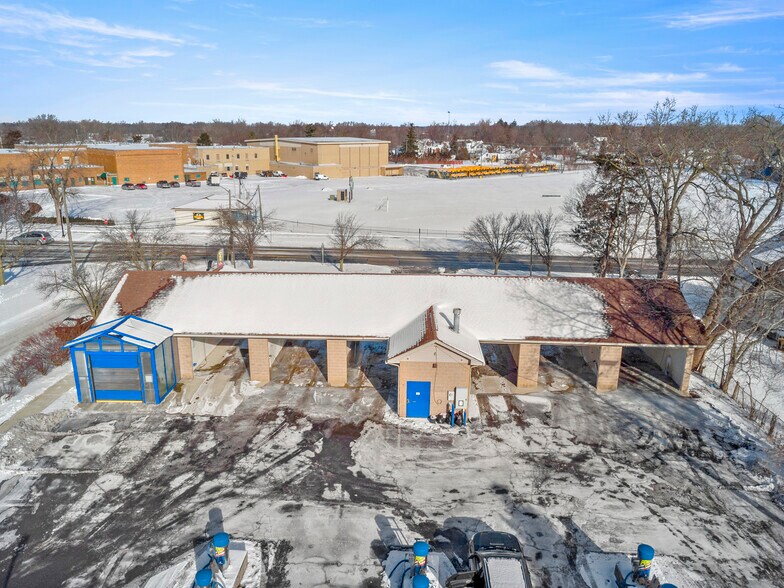 More Photos Of 25957 Gibraltar Rd, Flat Rock Carwash For Sale