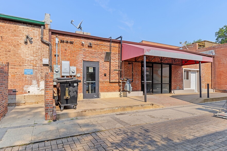More Photos Of 516 Main St, Longmont Bar For Sale