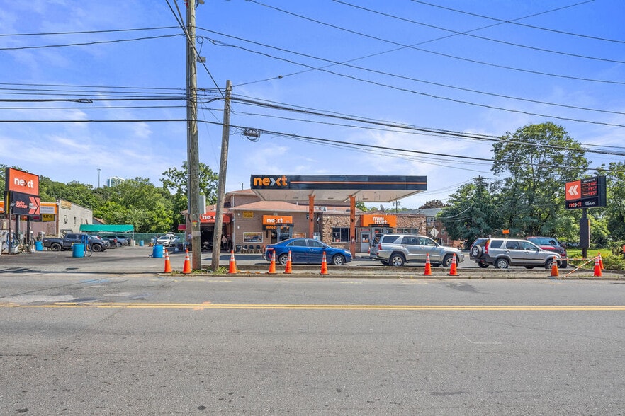 More Photos Of 146 N Main St, Spring Valley Service Station For Sale