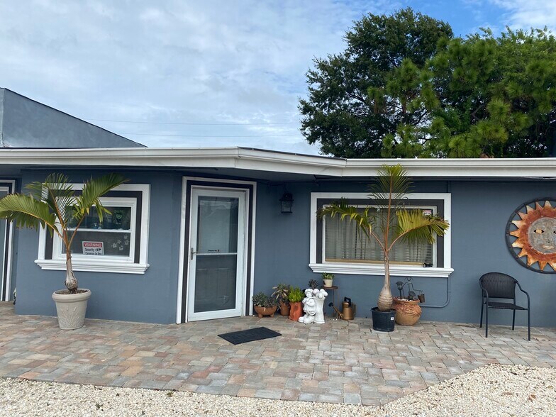 Primary Photo Of 8051 Ulmerton Rd, Largo Office For Sale