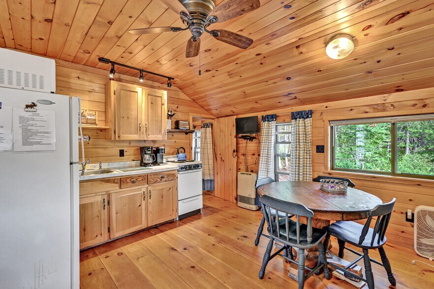 More Photos Of 15 Lower Wilson Pond Rd, Greenville Specialty For Sale