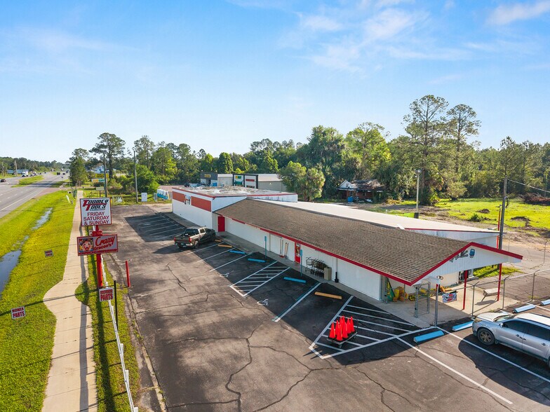 More Photos Of 17313 NE US Highway 301, Waldo Freestanding For Lease