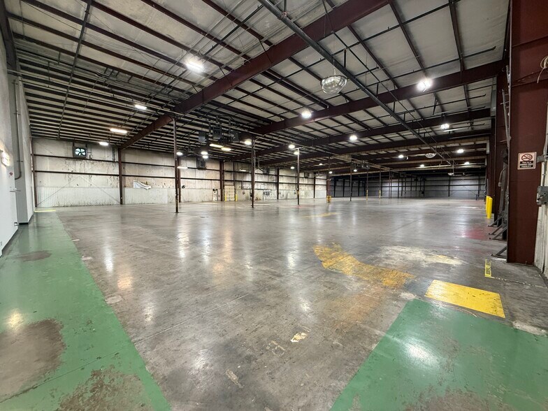 More Photos Of 4401 N Elm St, Denton Manufacturing For Sale