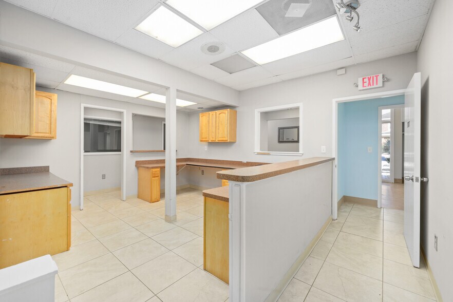 More Photos Of 2054 Park St, Jacksonville Medical For Lease