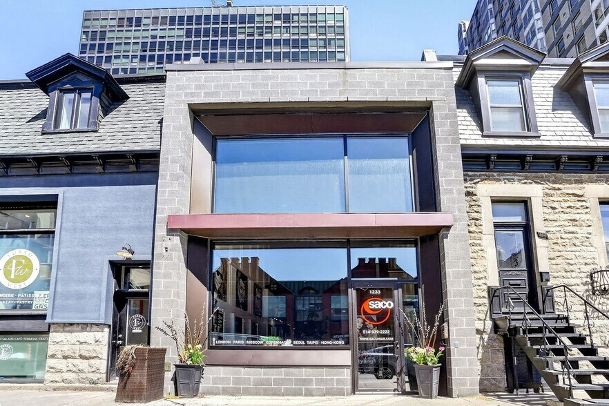 More Photos Of 1231-1233 Av Greene, Westmount Freestanding For Sale